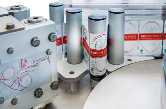 Pianeta birra, il leader mondiale sceglie il labelling Sacmi