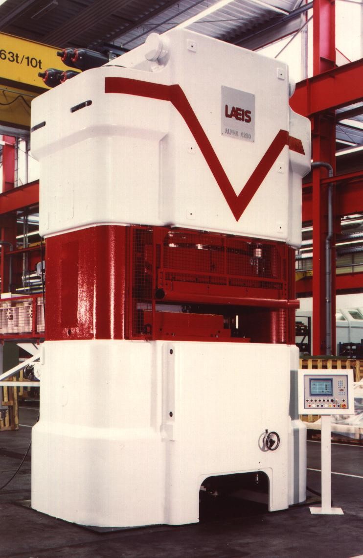 LAEIS annuncia il successo delle presse Alpha 4200, Alpha 800 e PH6500 per la produzione di sputtering targets
