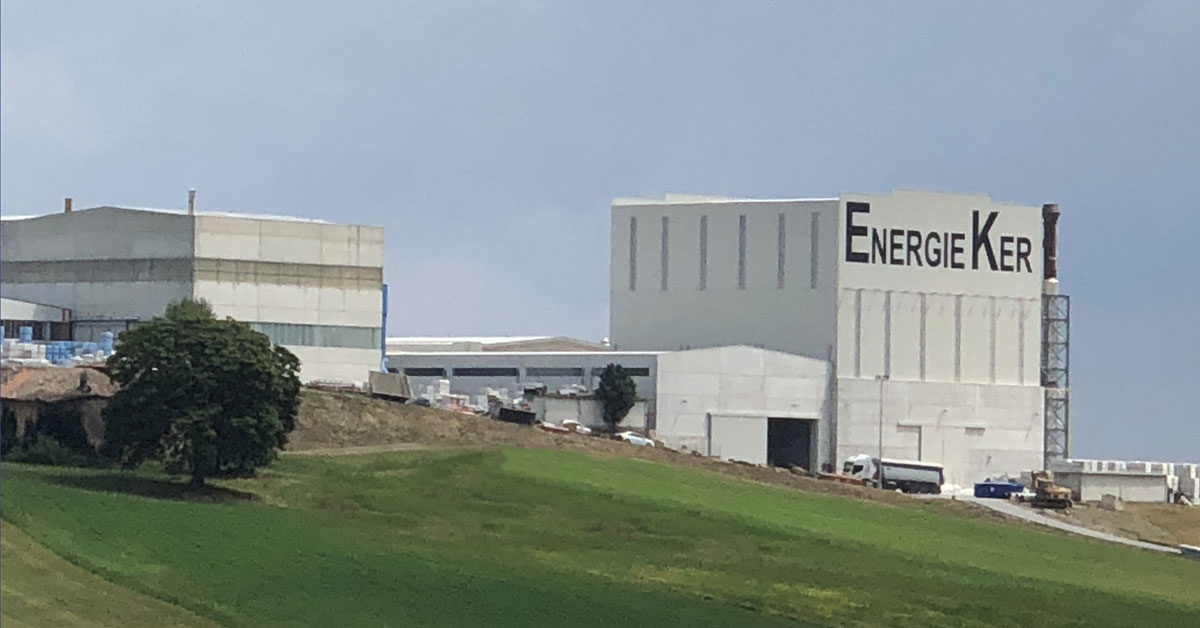Con SACMI, ENERGIEKER punta sul mercato delle grandi lastre